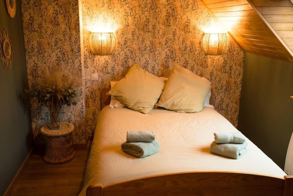 Gite De Charme Avec Spa, Baie Du Mont St Michel Sougéal Exterior foto